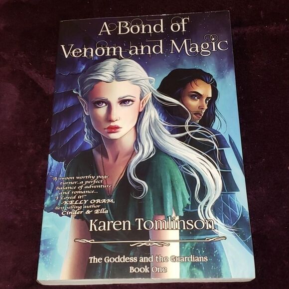 Signed Book Bond of Venom & Magic‎ Karen Tomlinson - Picture 1 of 4